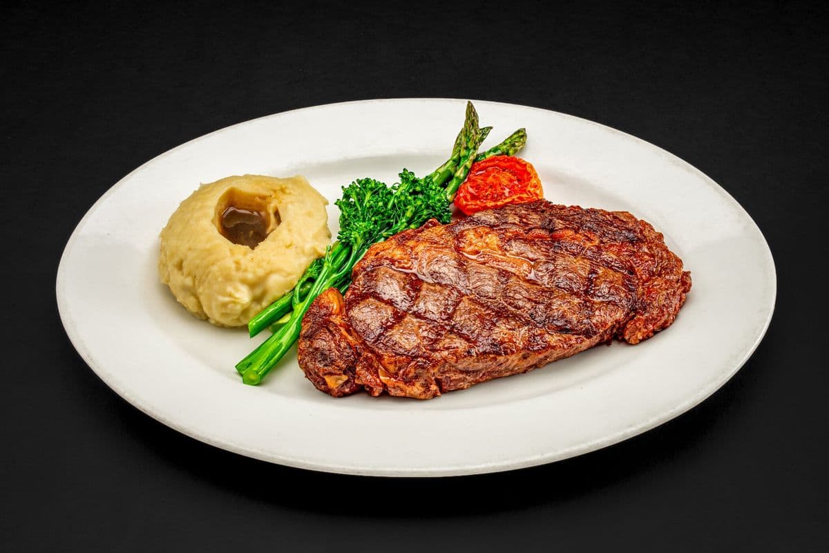 Triple A Beef off the Char Broiler: Rib Eye (14 oz)
