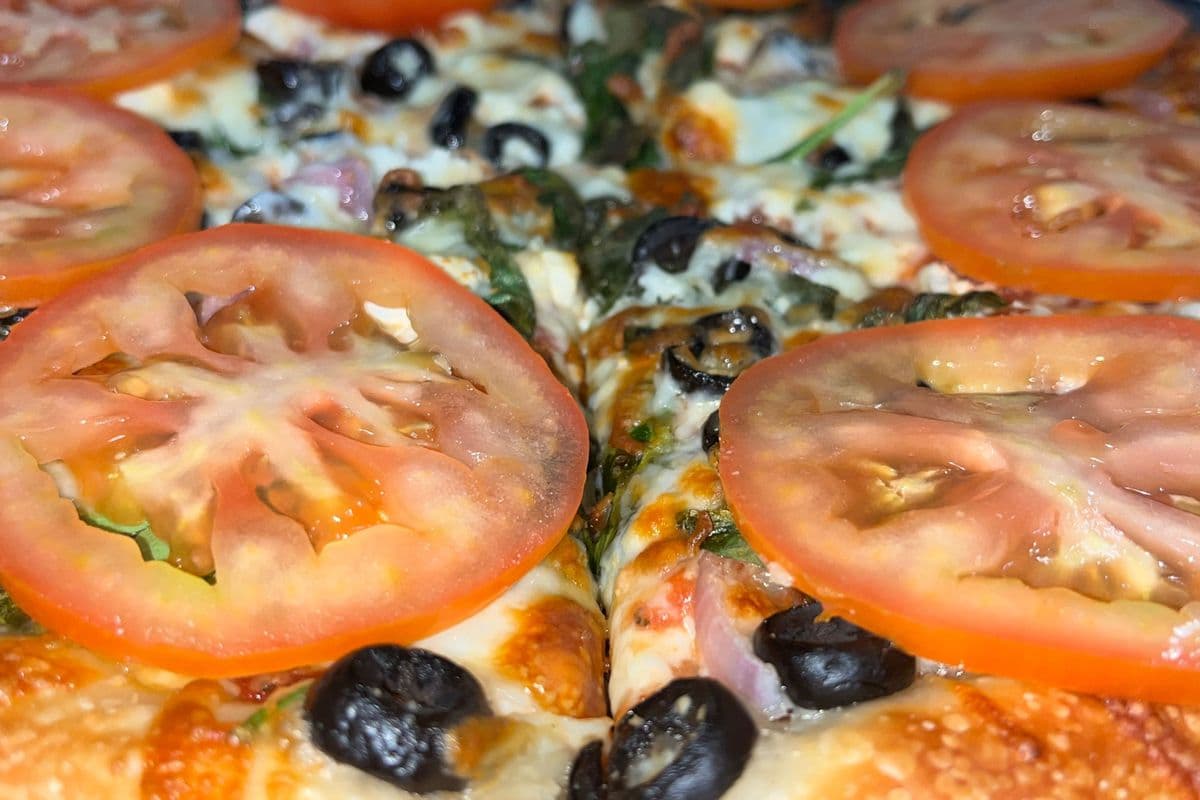 13. 14" Large veggie Mediterranean Pizza