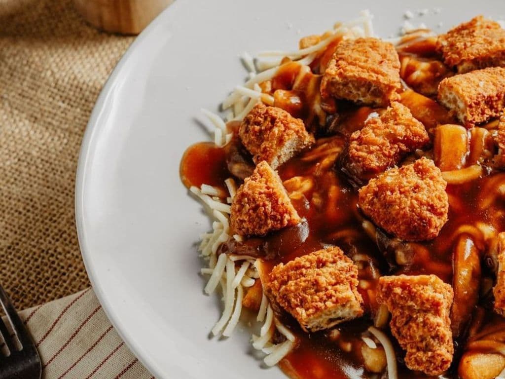 Poutine Poulet Végétalienne / Vegan Chicken Poutine 