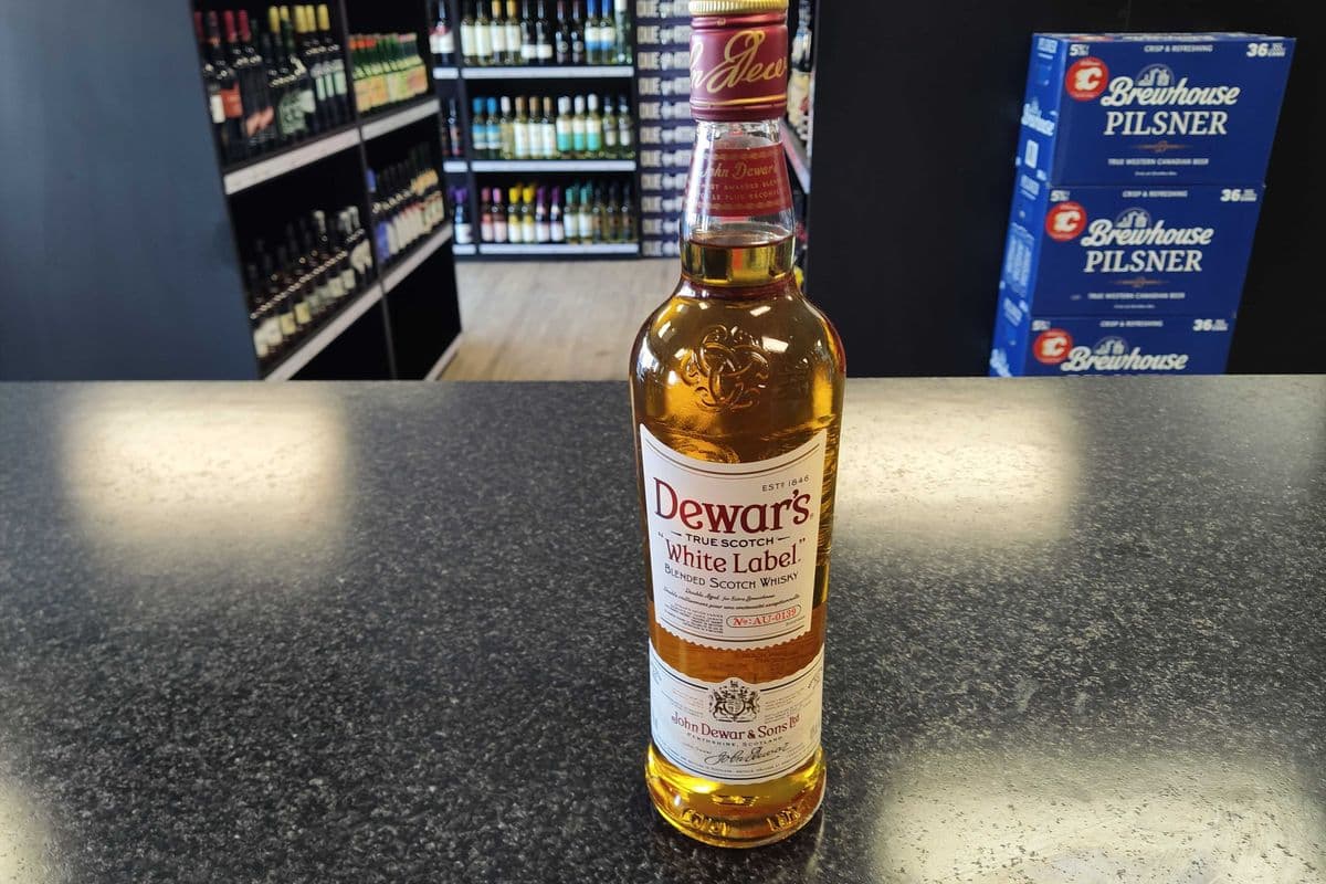 Dewar's - White Label (1 x 750ml Bottle)