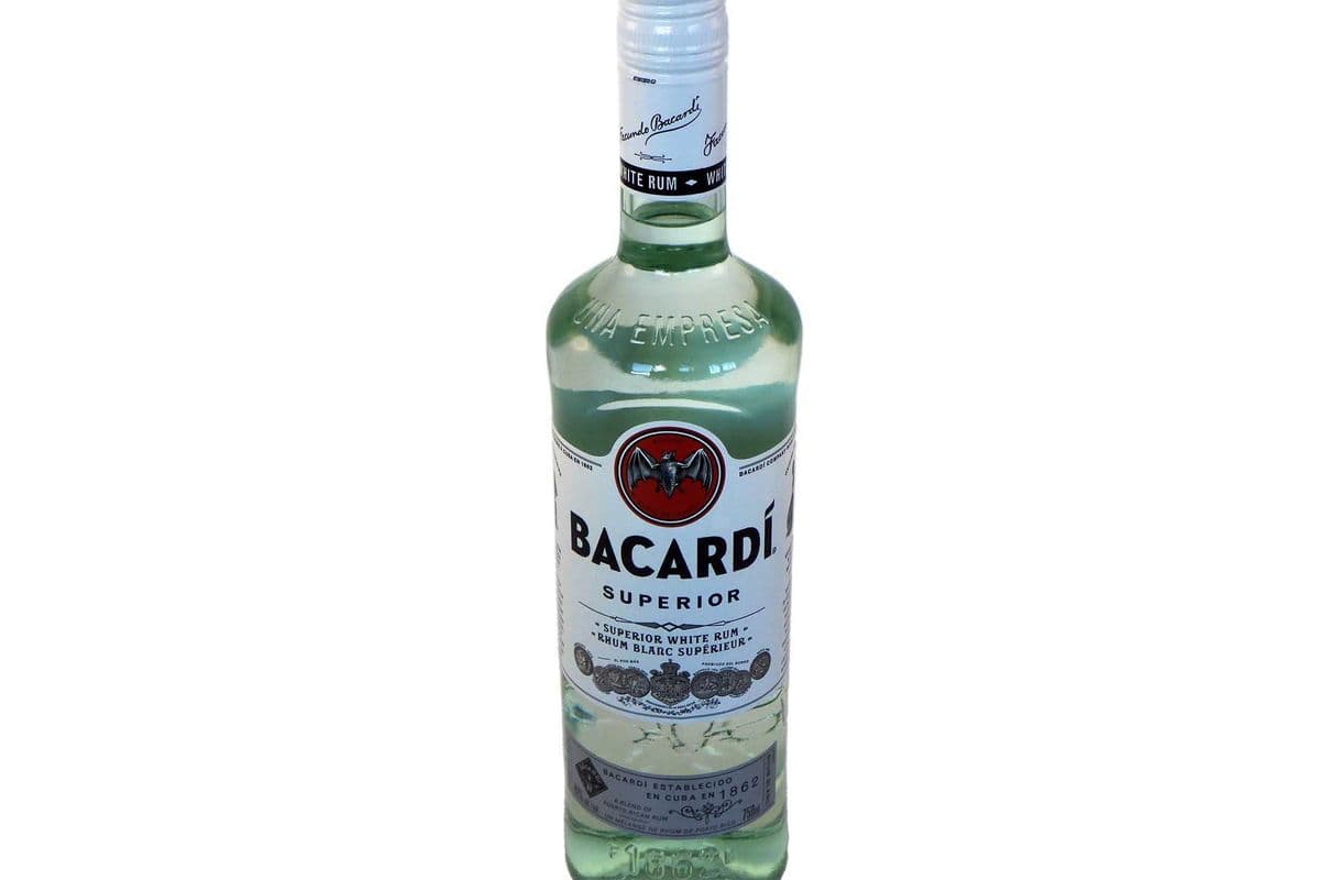 Bacardi White (1 x 750 ml)