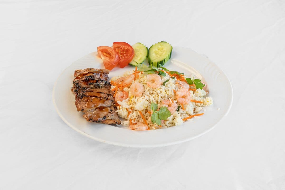Riz frit au poulet et crevettes / Fried Rice Pot with Chicken and Shrimps