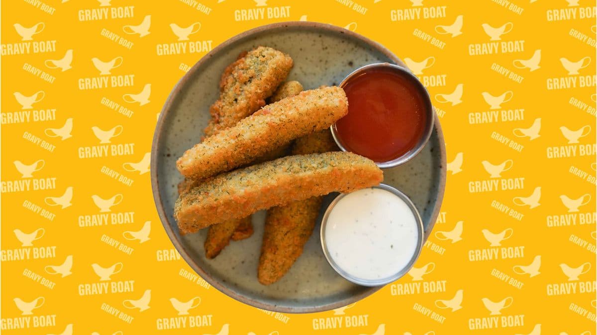 The Gravy Boat Deep-fried Pickles (5 pcs)