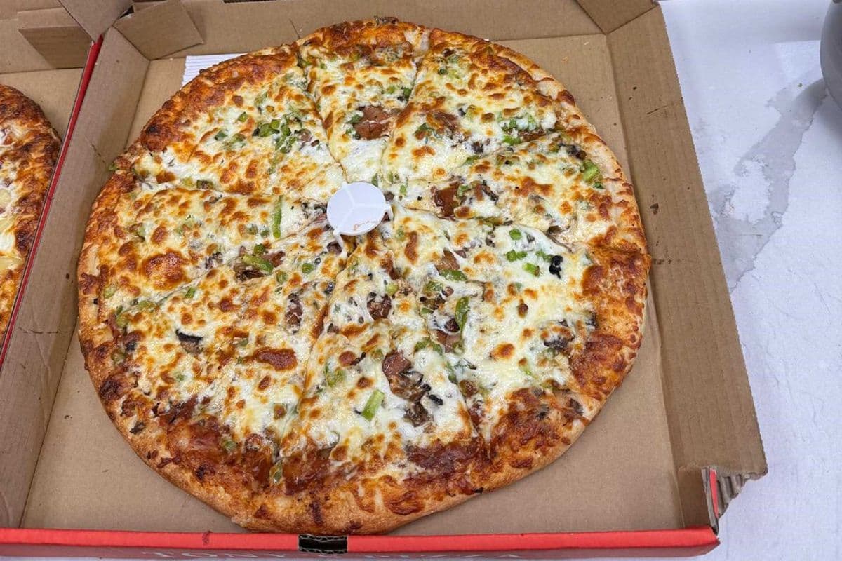 15" Large Combination Pizza