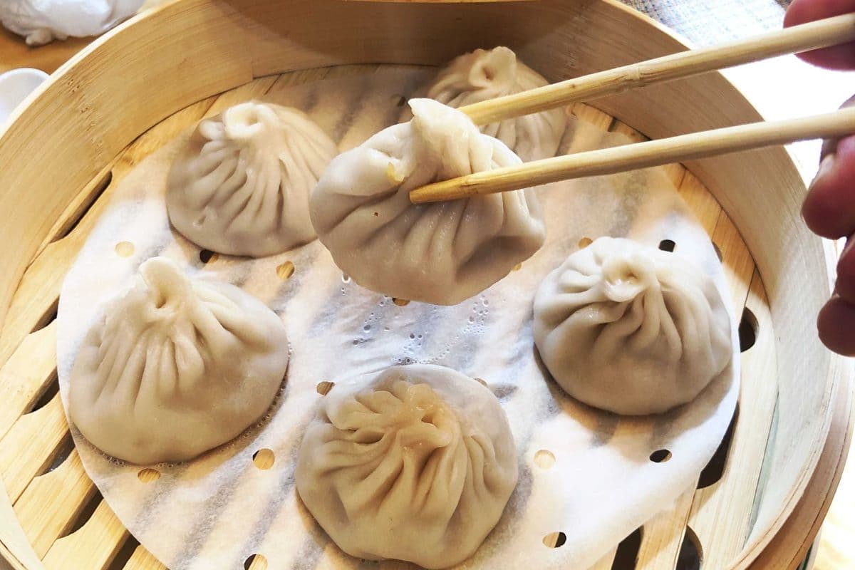 Steamed meat bun (9 pcs, weigh around 145g) (495 Cal)