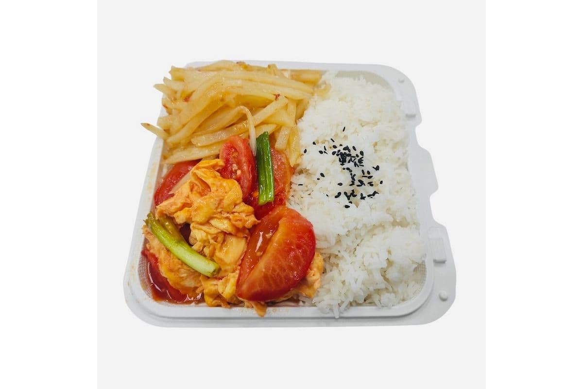 a. Scrambled Eggs with Tomatoes and Stir-Fried Potatoes (Spicy)