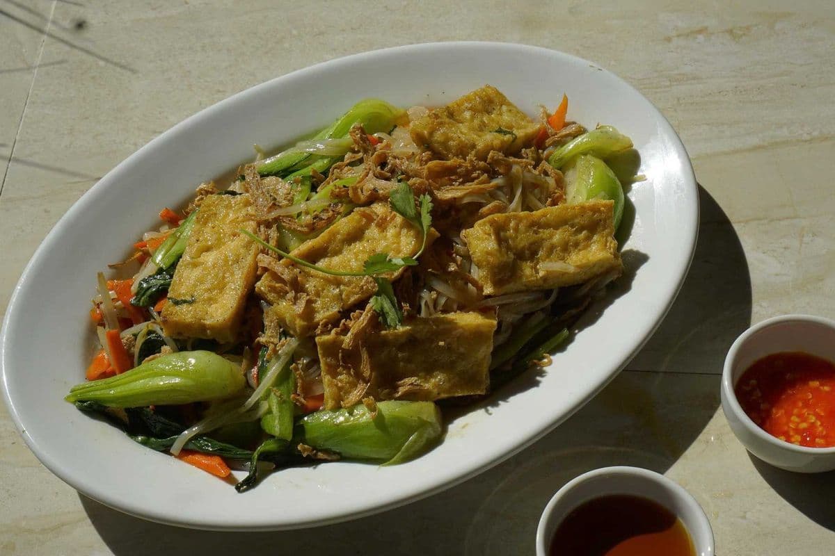 V5. Vegetarian Stir - Fried Rice Noodles / Hủ Tiếu Xào Chay