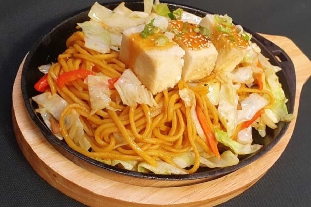 Veggie Tofu Yakisoba