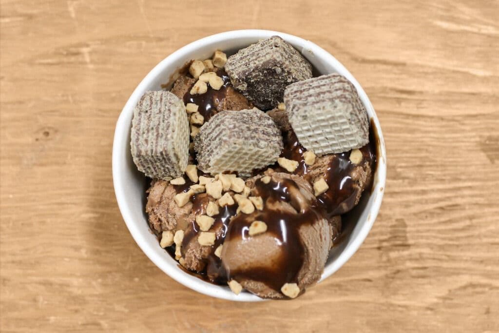 Belgian Dark Chocolate (236ml) (220 Cal)