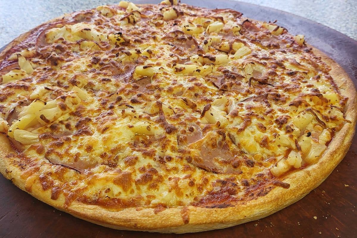 12" Medium Hawaiian Pizza
