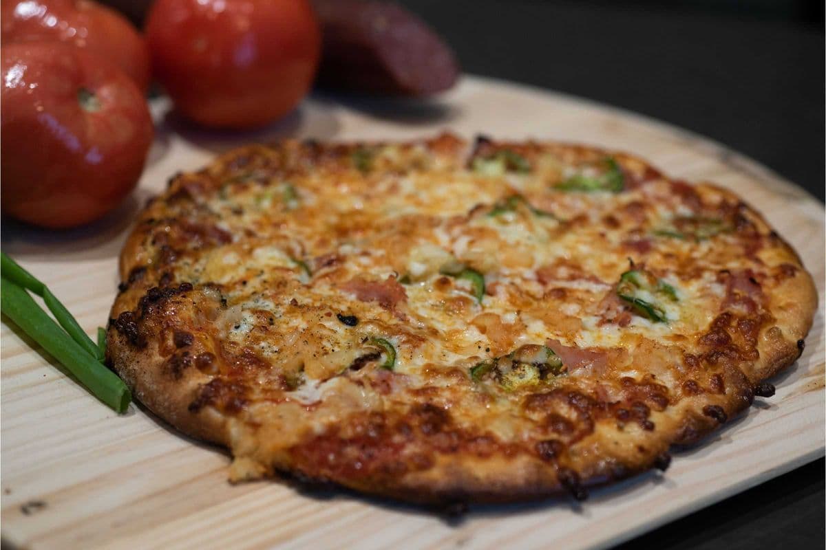 Medium Maui Wowi Pizza