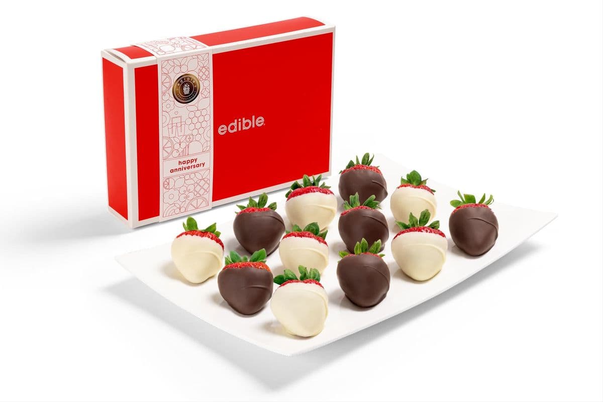 Hand-Dipped White and Semisweet Chocolate Strawberries Box (12ct)