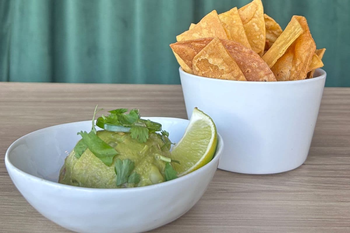 Guacamole + Chips GF