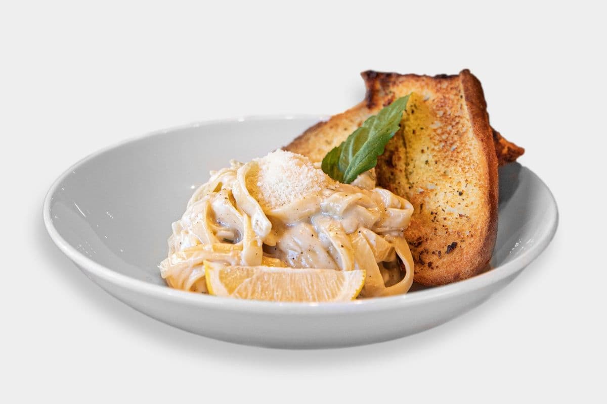 FETTUCCINE ALFREDO