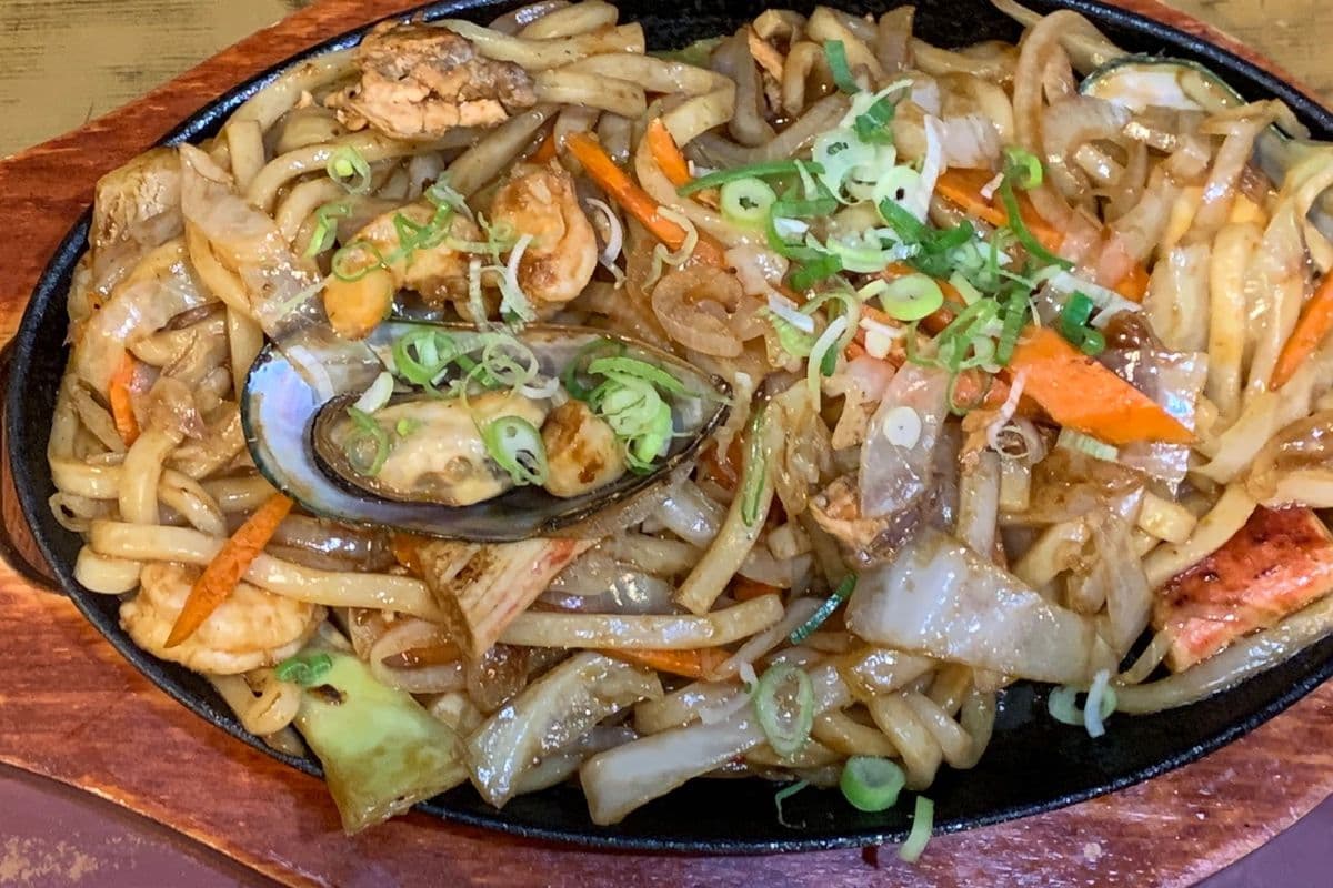 Seafood Yaki Udon