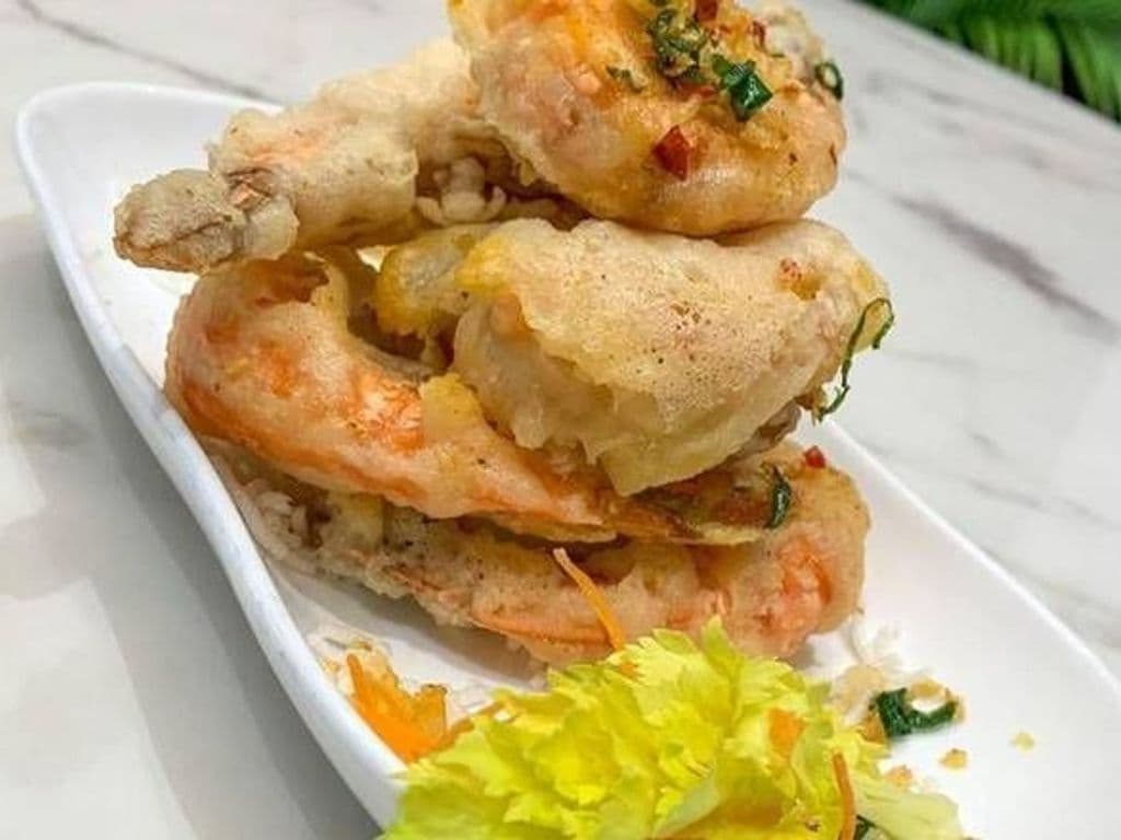 Deep Fried Prawns w/ Spicy Salt E16
