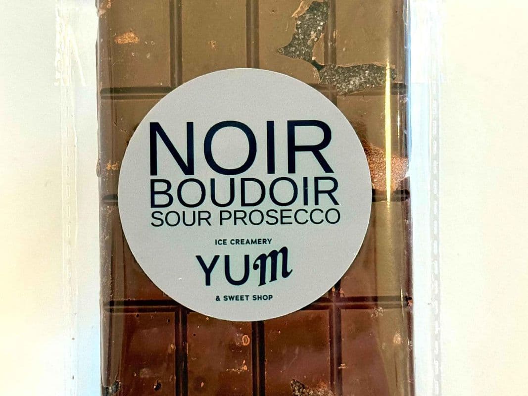 Noir Boudoir Prosecco & Dark Chocolate Bar