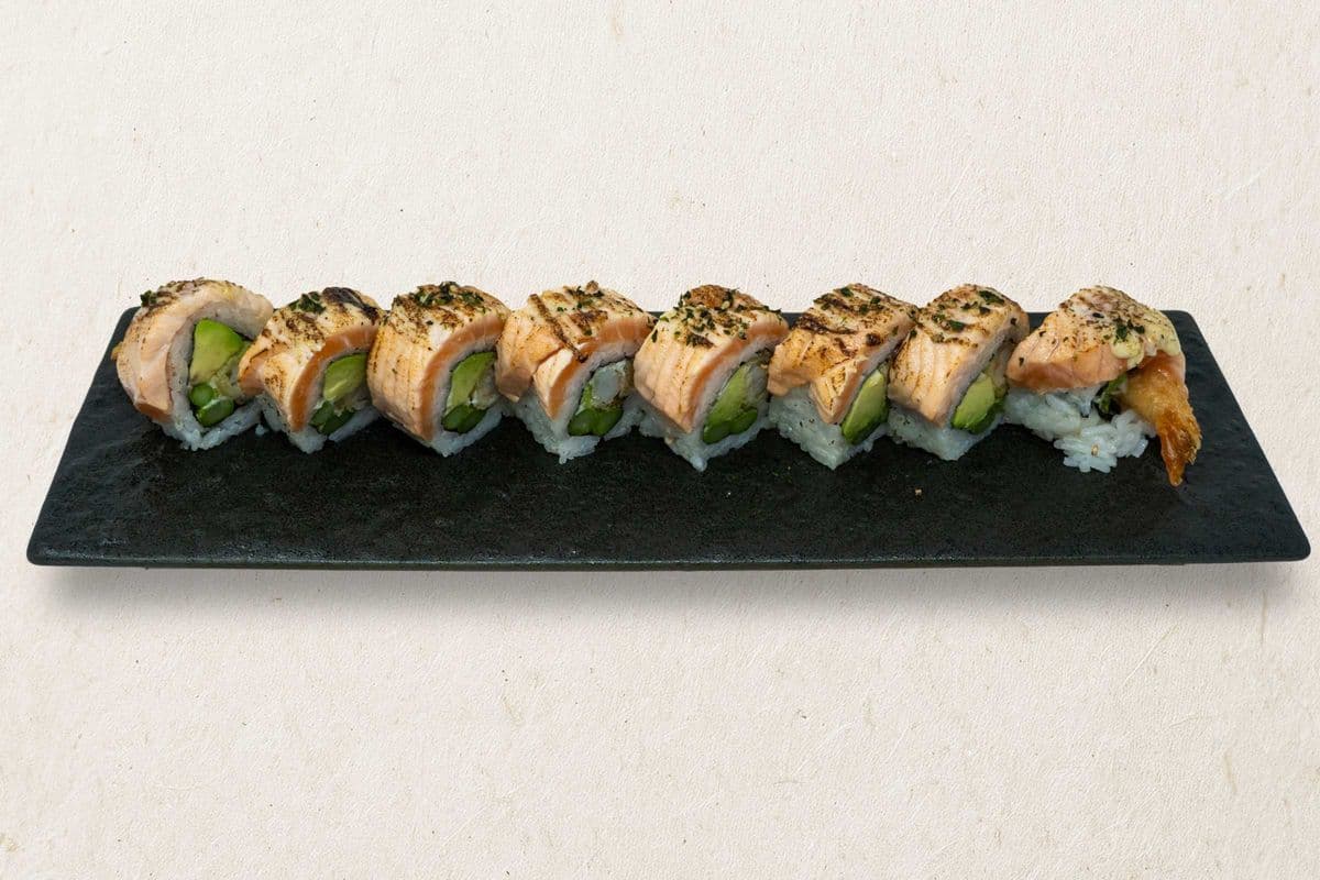 Black Pink Roll (8 pcs)
