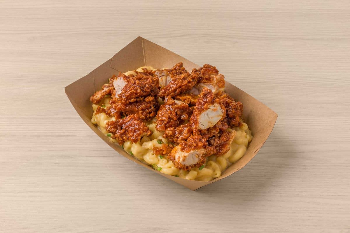 Mac N’ Cheese with Nashville Hot Chicken Bites