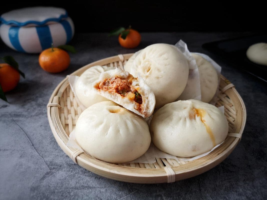 Pork Buns with Sour Beans (2pc) 手工酸豆角猪肉包 2pc