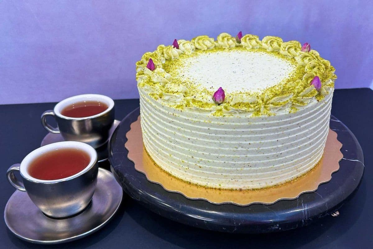 Pistachio Cake 6"
