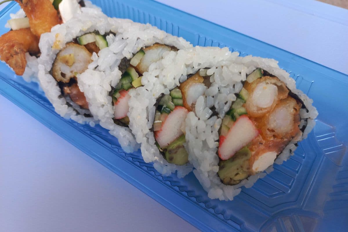 95. Langley Roll(Shrimp Tempura 2pcs, Cream Cheese, Avocado, Cucumber, Crab Stick)