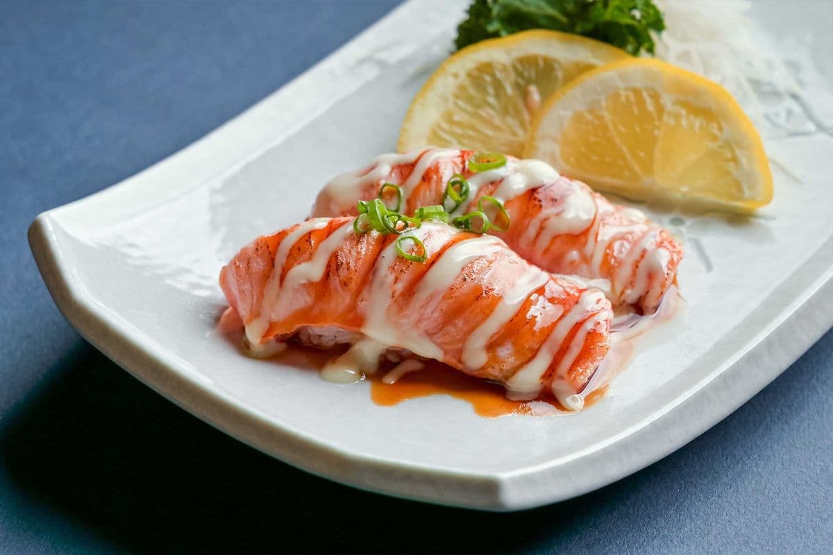 Seard Salmon Sushi