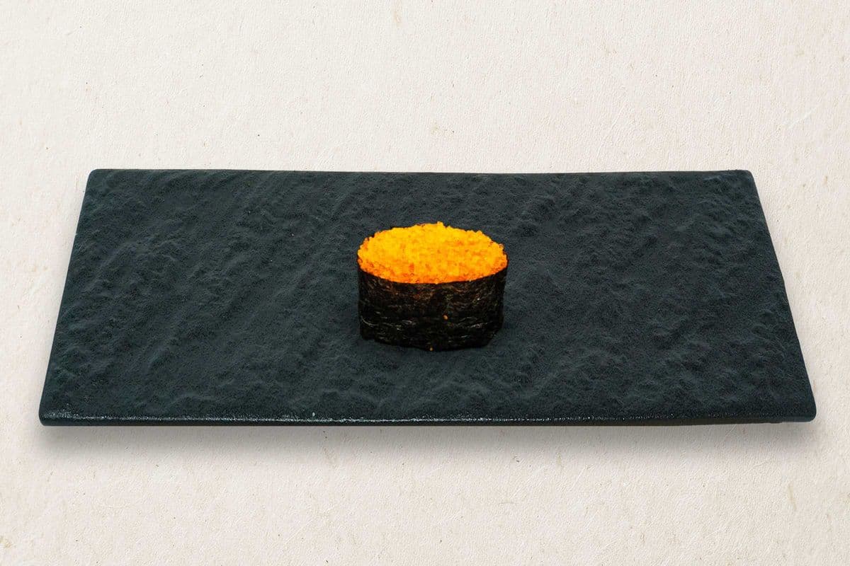 Tobiko Sushi (1 pc)
