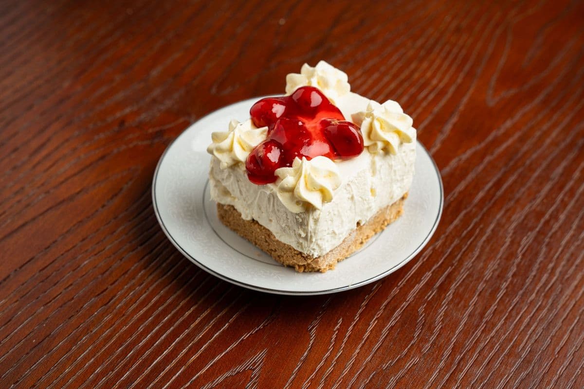 Vanilla cherry cheesecake