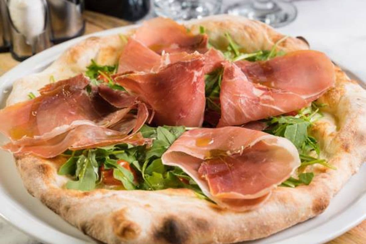 Crudo e Rucola Pizza