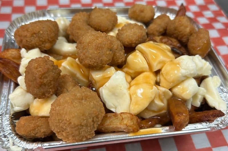 Poutine au pop poulet (grande)