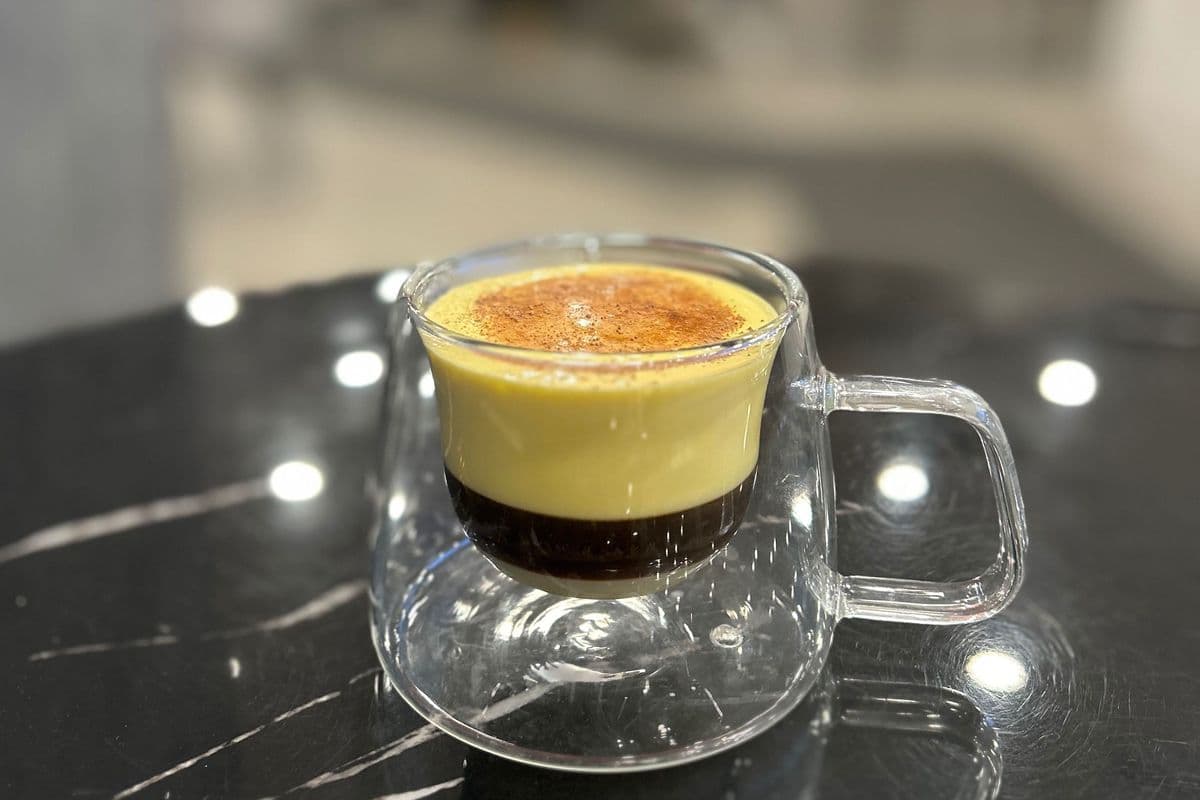 Hot Egg Coffee (10 oz)