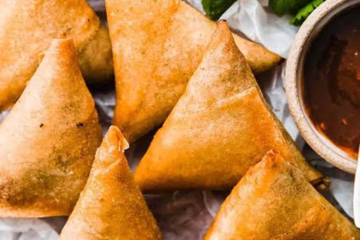 BOGO- Mini Beef samosas (10 Pcs)