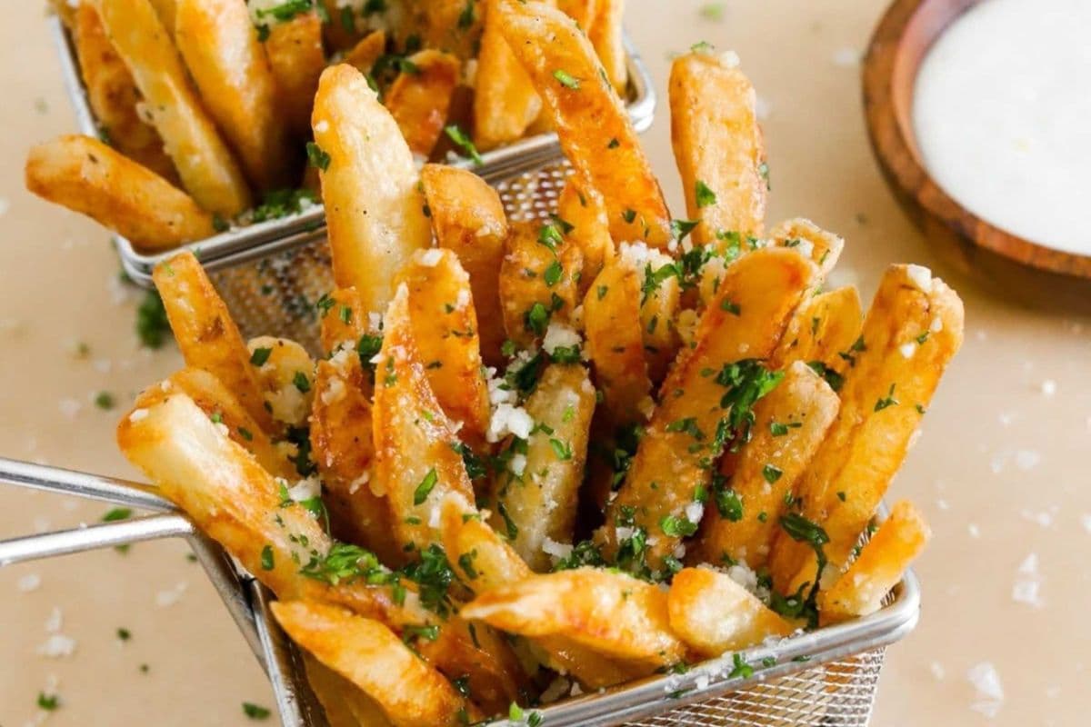 GARLIC FRIES