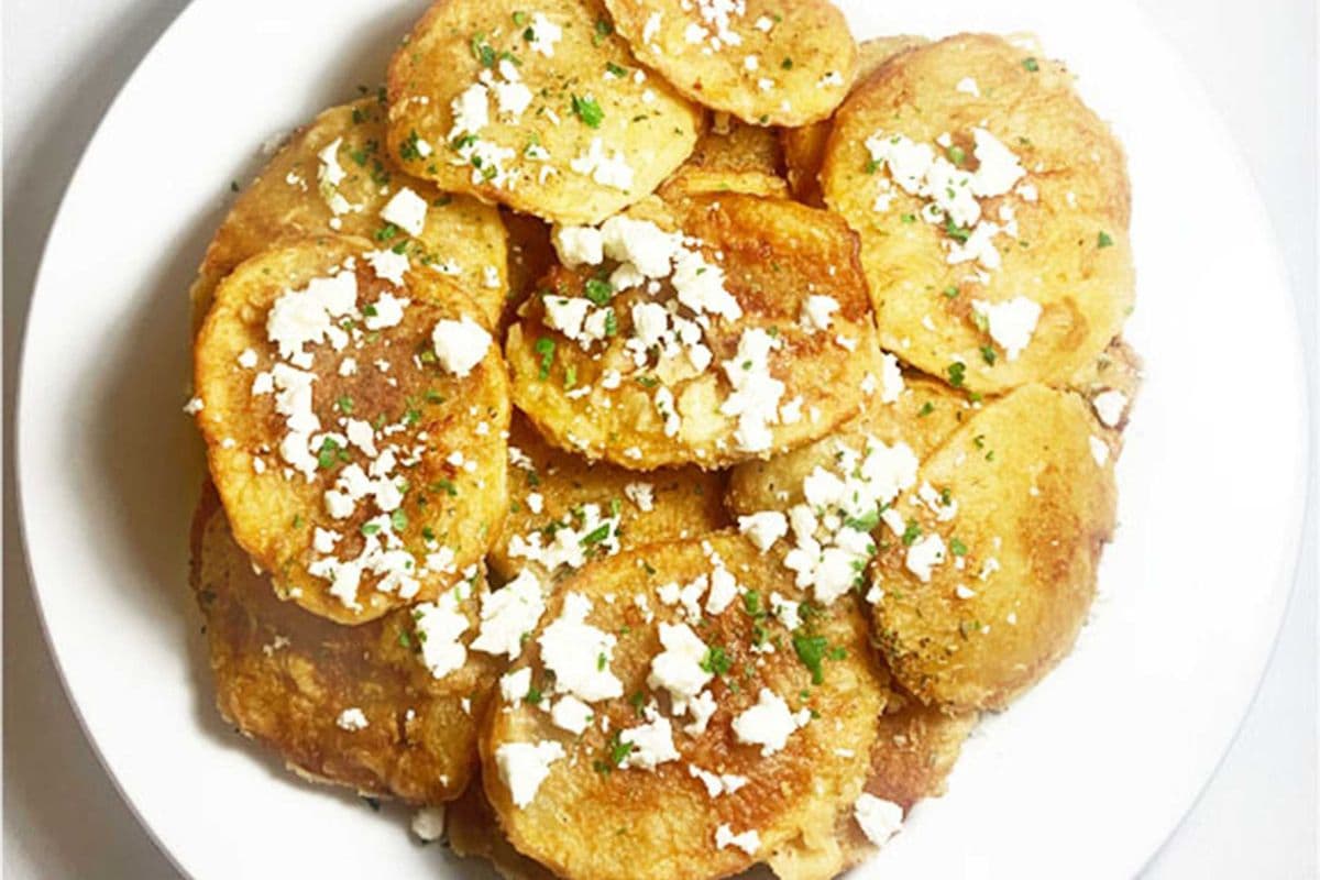 Pomme de Terre Grecque Frites avec Feta / Fried Greek Potatoes with Feta