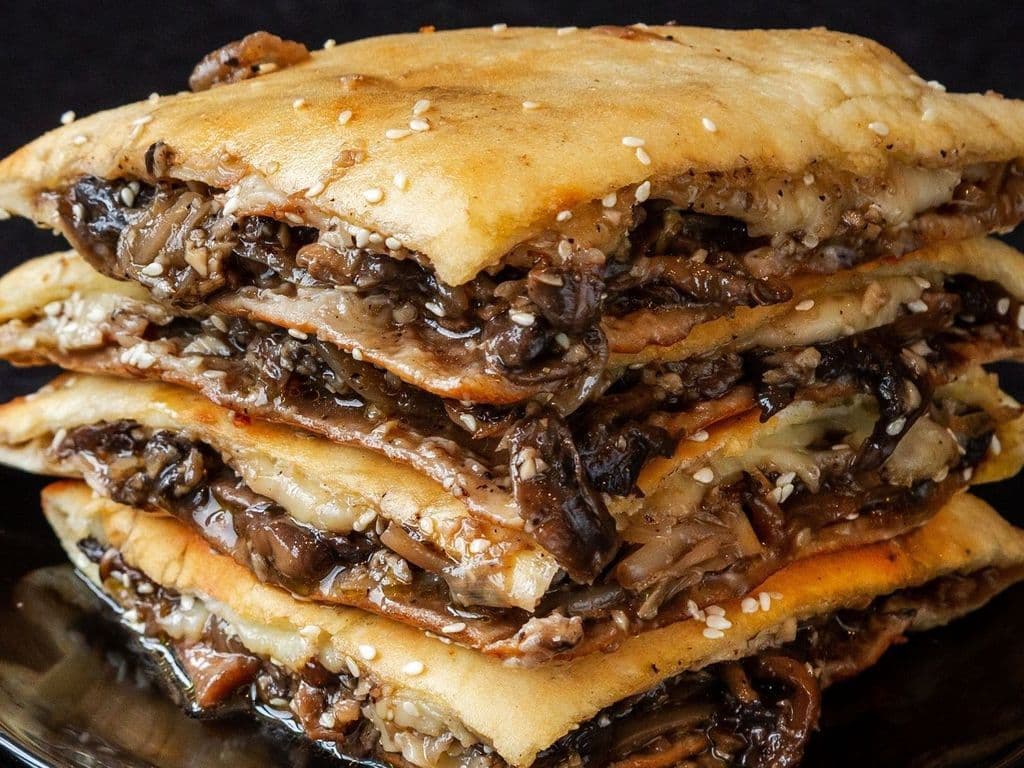 Mushroom Mozzarella Naan