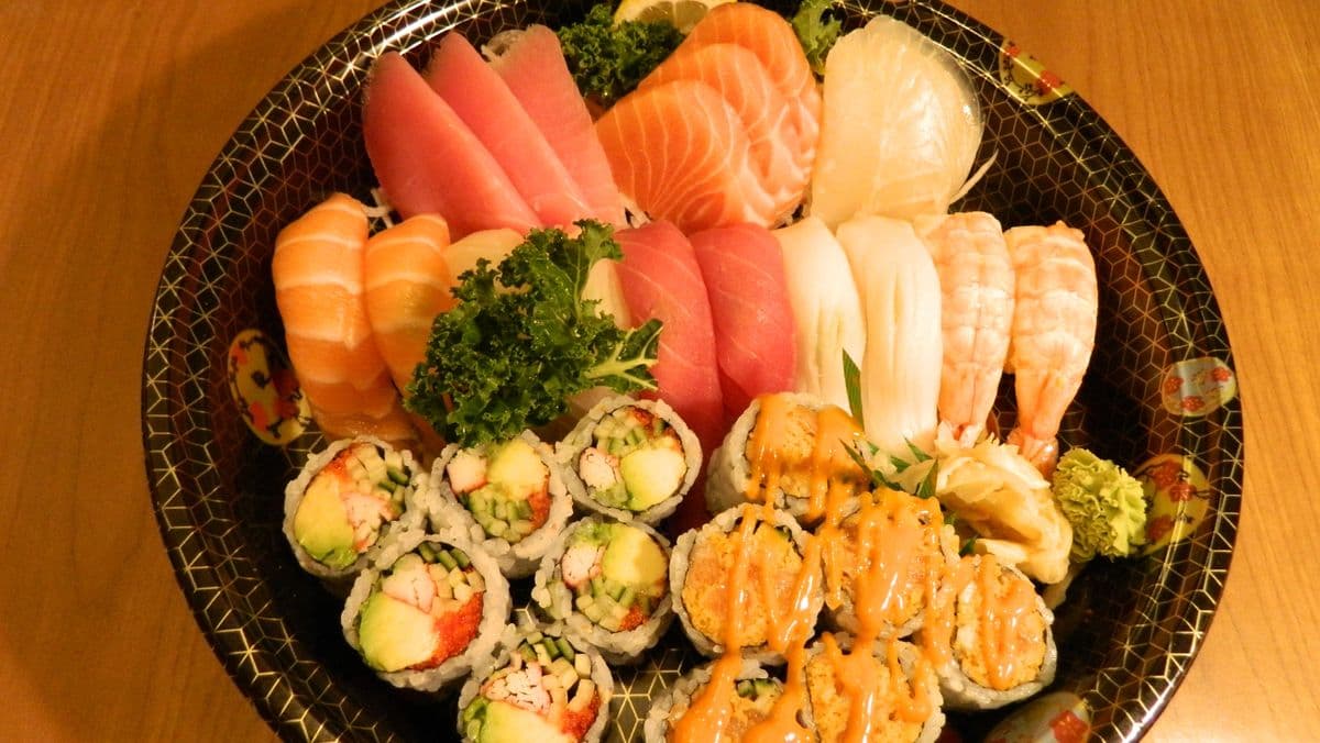 SSR1 Sushi 10, Sashimi 8, Roll 12