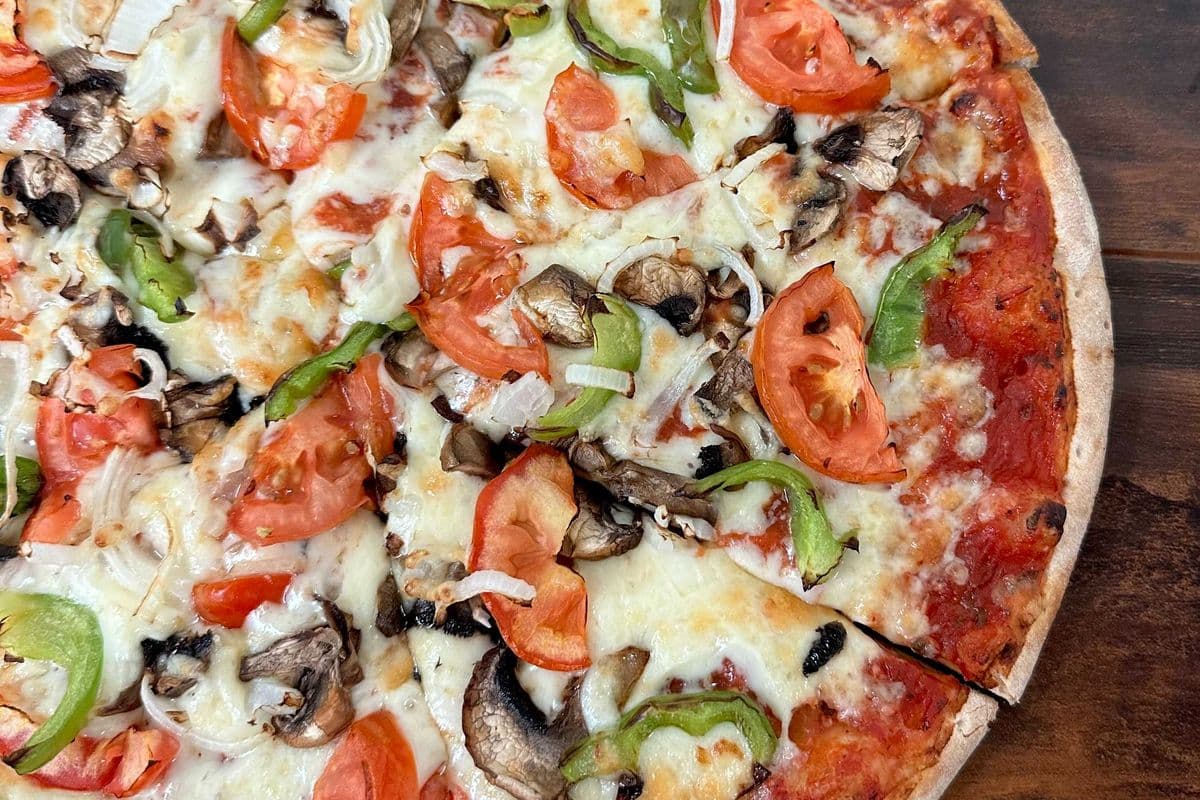 13" Medium Classic Veggie Pizza