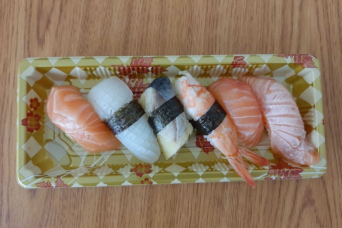 22. Daily Chef Choice Assorted Sushi 6pcs(Salmon, Tamago, Shrimp, Ika(cuttle Fish) Mix), No choice