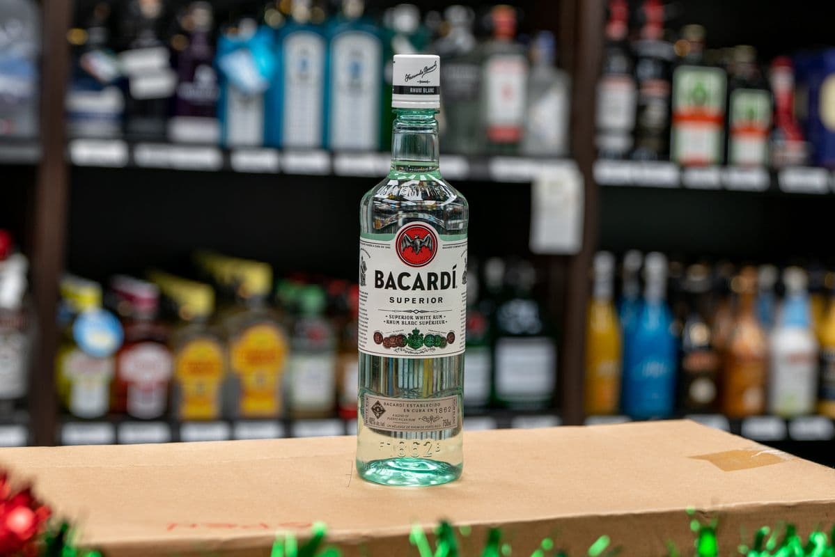 Bacardi Superior White Pet (1 x 750 ml)
