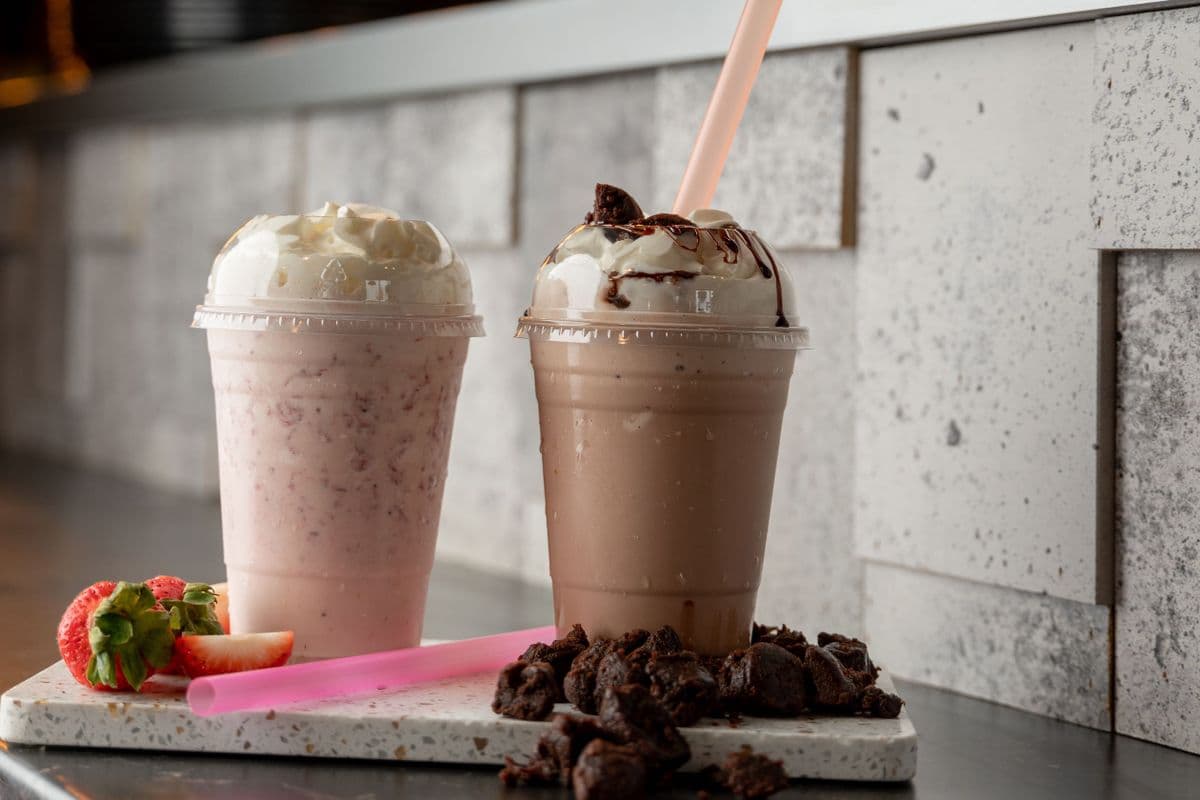 M&Ms Shake (16 OZ)