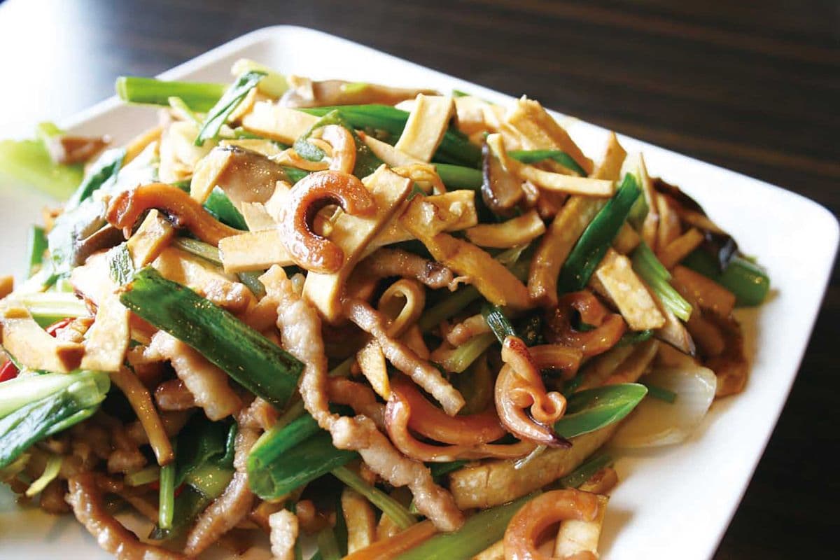Hakka Style Shredded Pork with Dried Squids and Onions 客家小炒