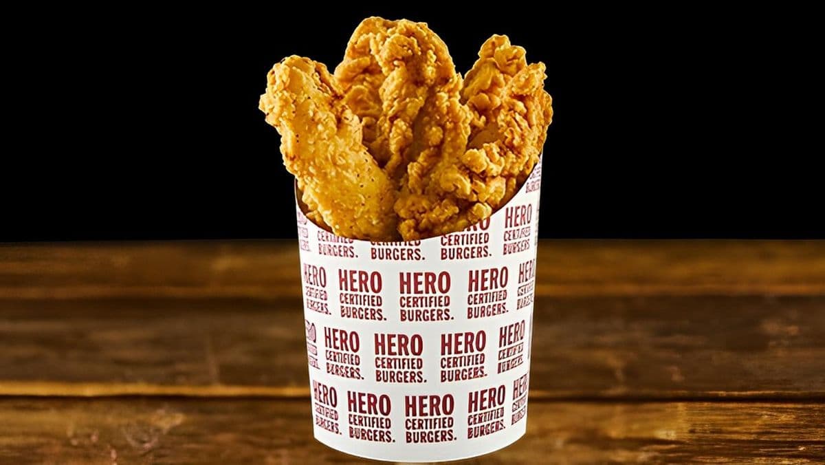 Crunchy Chicken Strips w/ Dipping Sauce