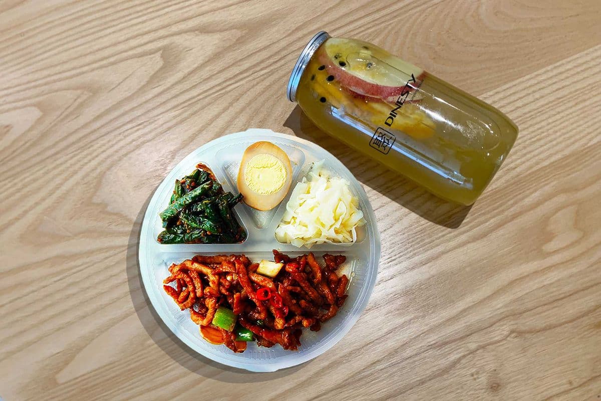 Shredded Pork with Chili Pepper Bento Box 紅椒肉絲便當