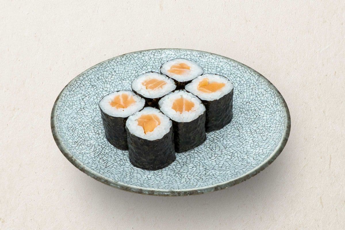 Salmon Maki (6pcs)