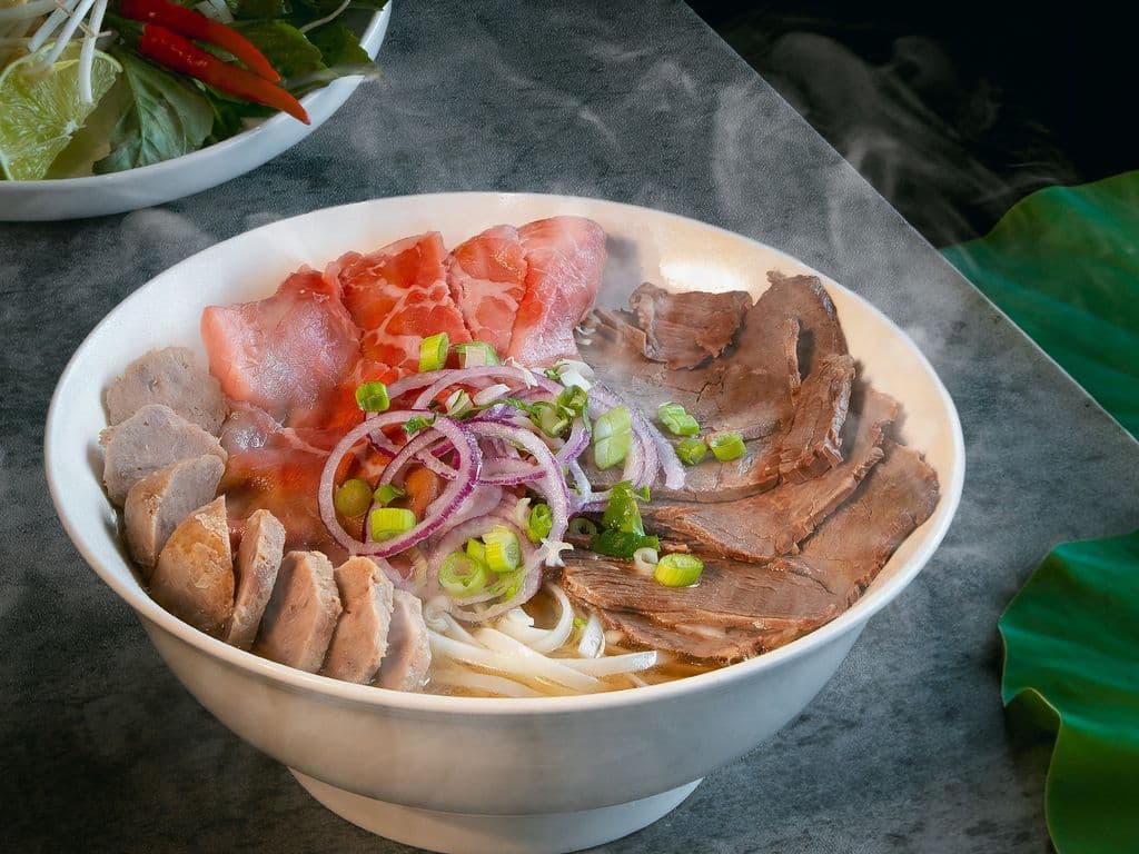 13.Deluxe Pho