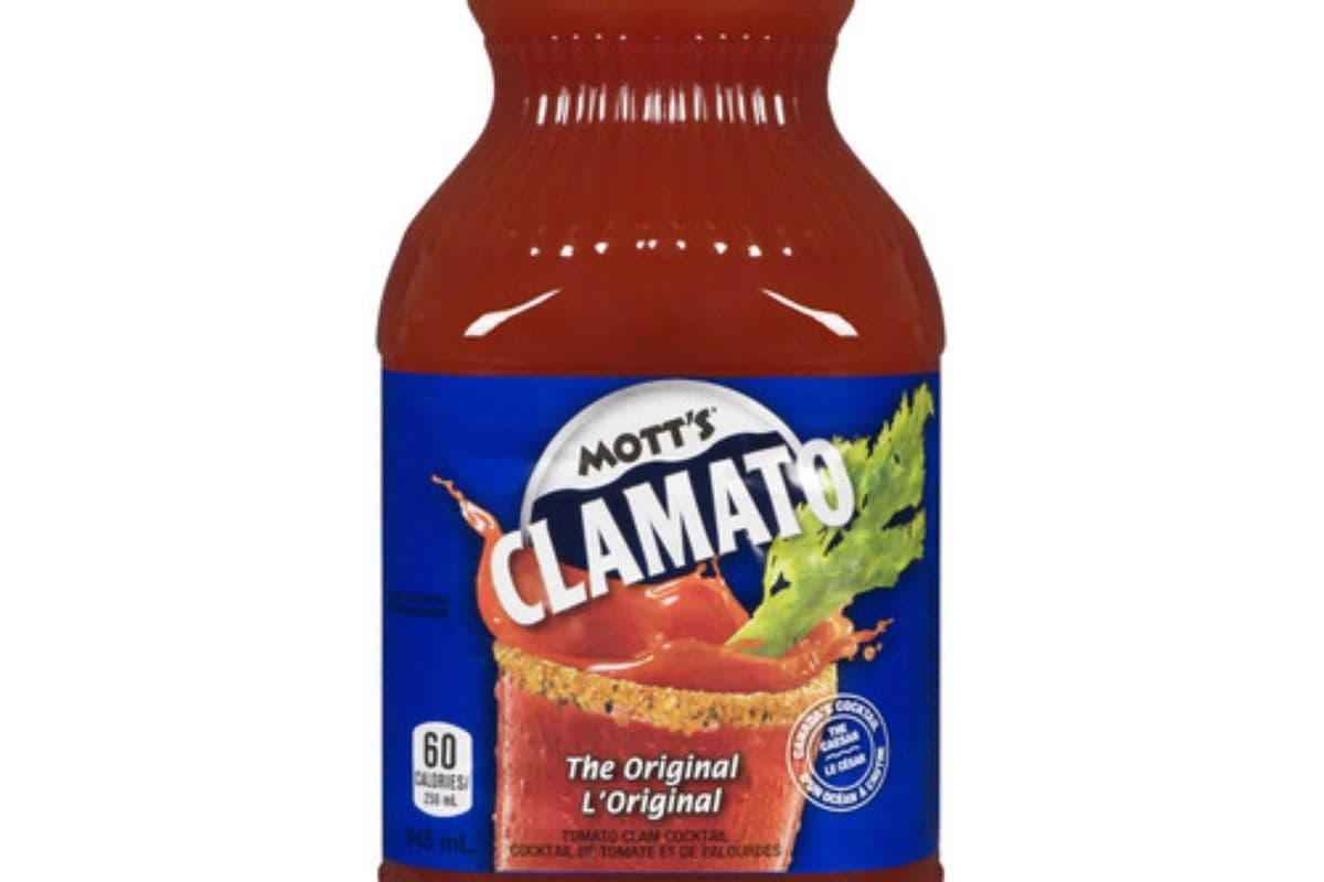 Mott's Clamato Cocktail Juice (945 ml)