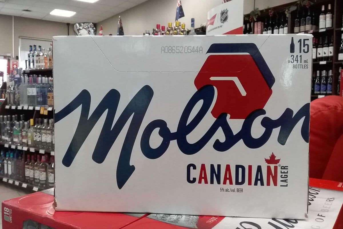 Canadian 15 bottles (15 x 341 ml)