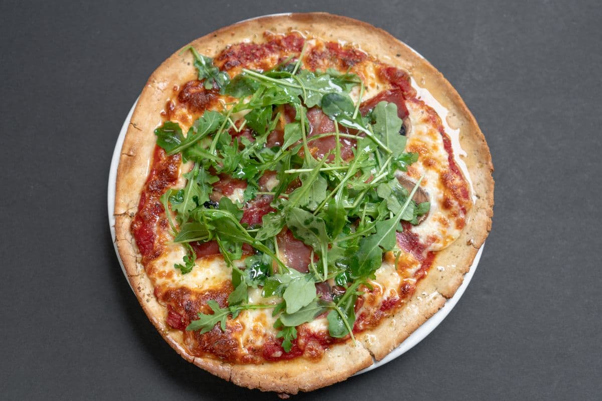 Pizza 10" Prosciutto e Rughetta 10" Prosciutto e Rughetta Pizza