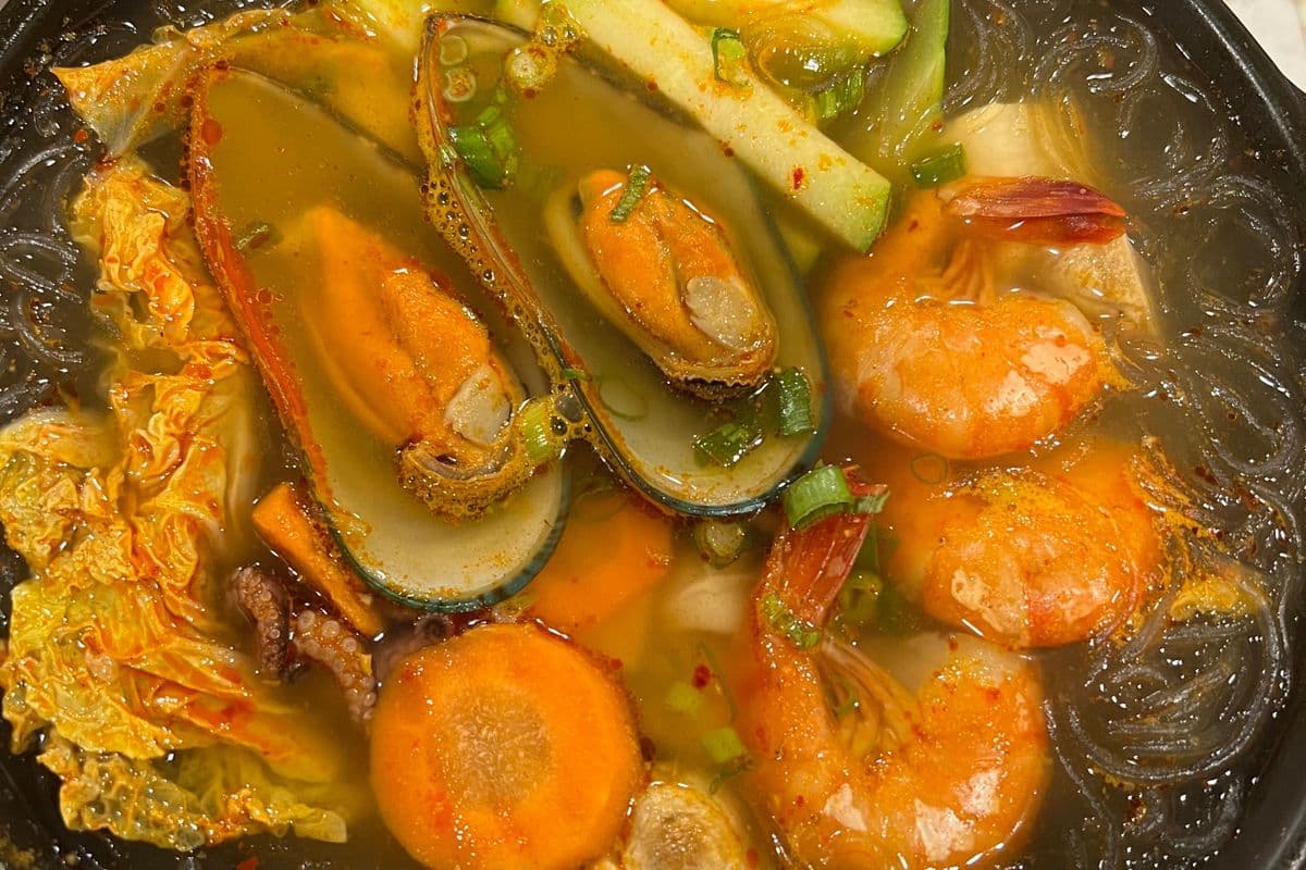 158. Seafood Hot Pot